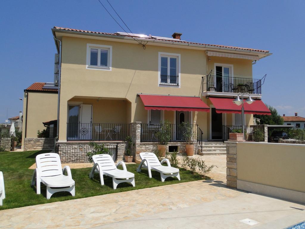 Ester * Umag