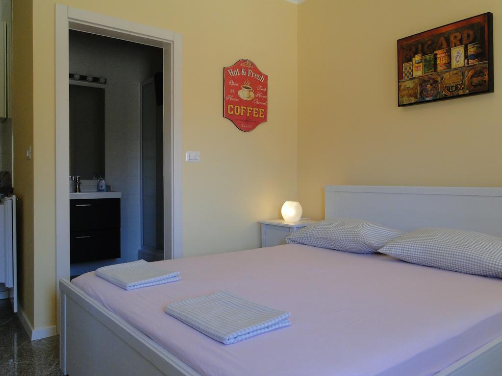 Ester Apartment